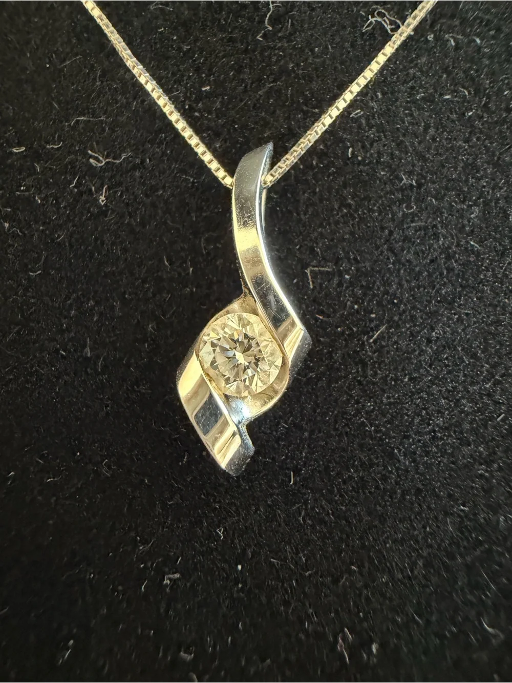 Macy’s Fine Jewelry 1/4ct Diamond White Gold Sirena Necklace